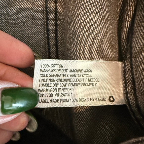 Wild Fable Womens Washed Black Denim Trucker Jacket XS Relaxed Fit 100% Cotton - Picture 5 of 7